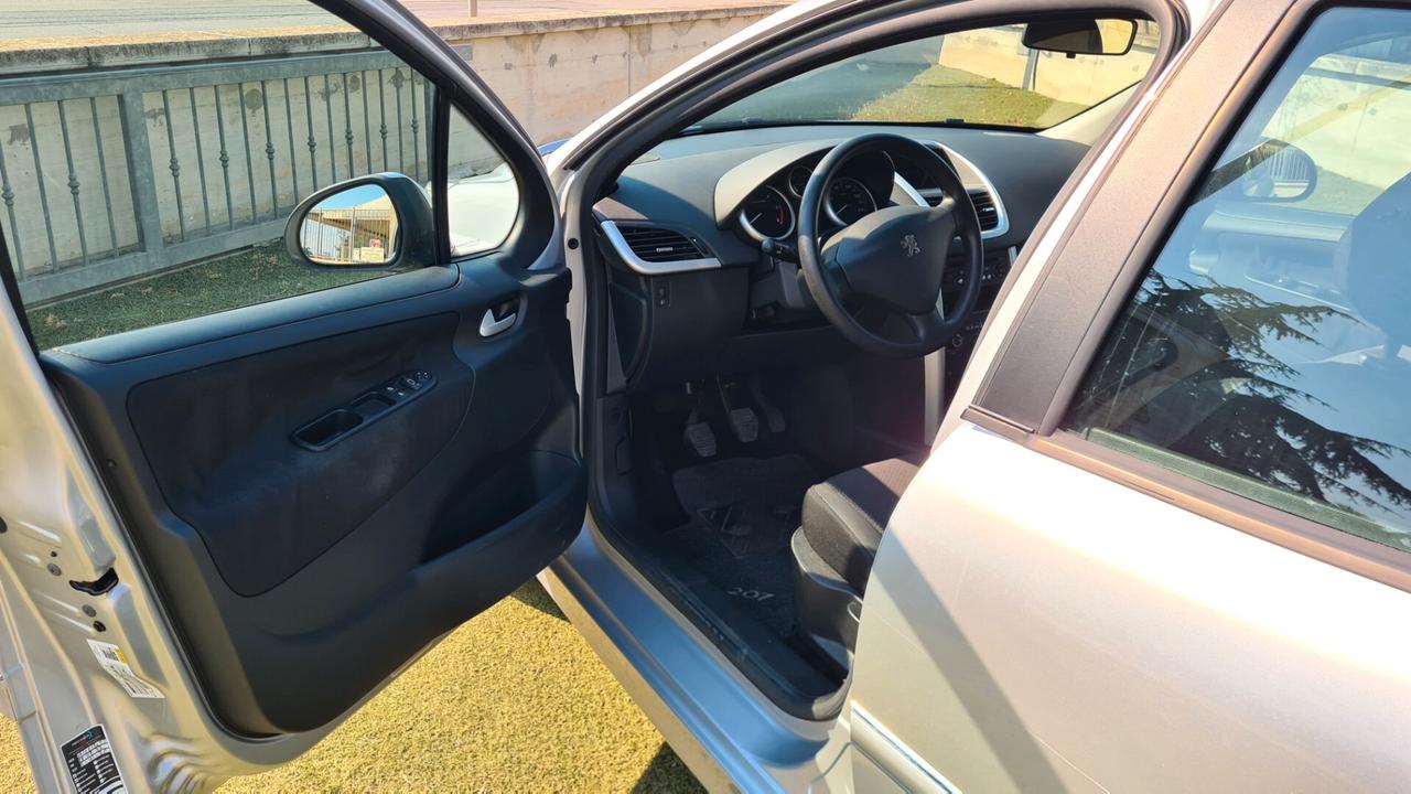 Peugeot 207 1.4 HDi 70 cv 2013 NEOPATENTATI