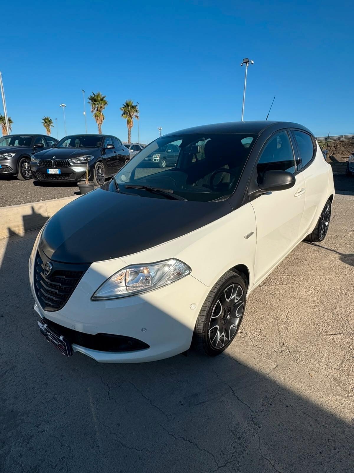 Lancia Ypsilon 1.3 MJT 16V 95 CV 5 porte S&S S Momodesign
