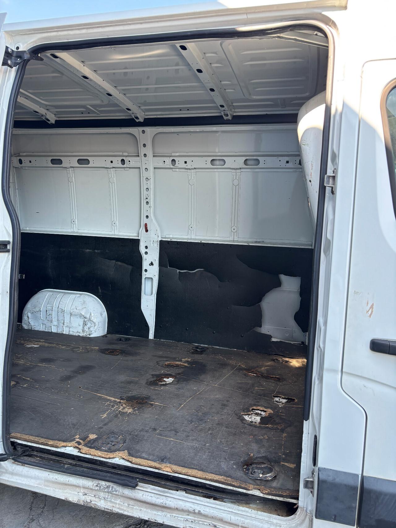Renault Master 2.3 dCi 74KW 101CV H2 L2