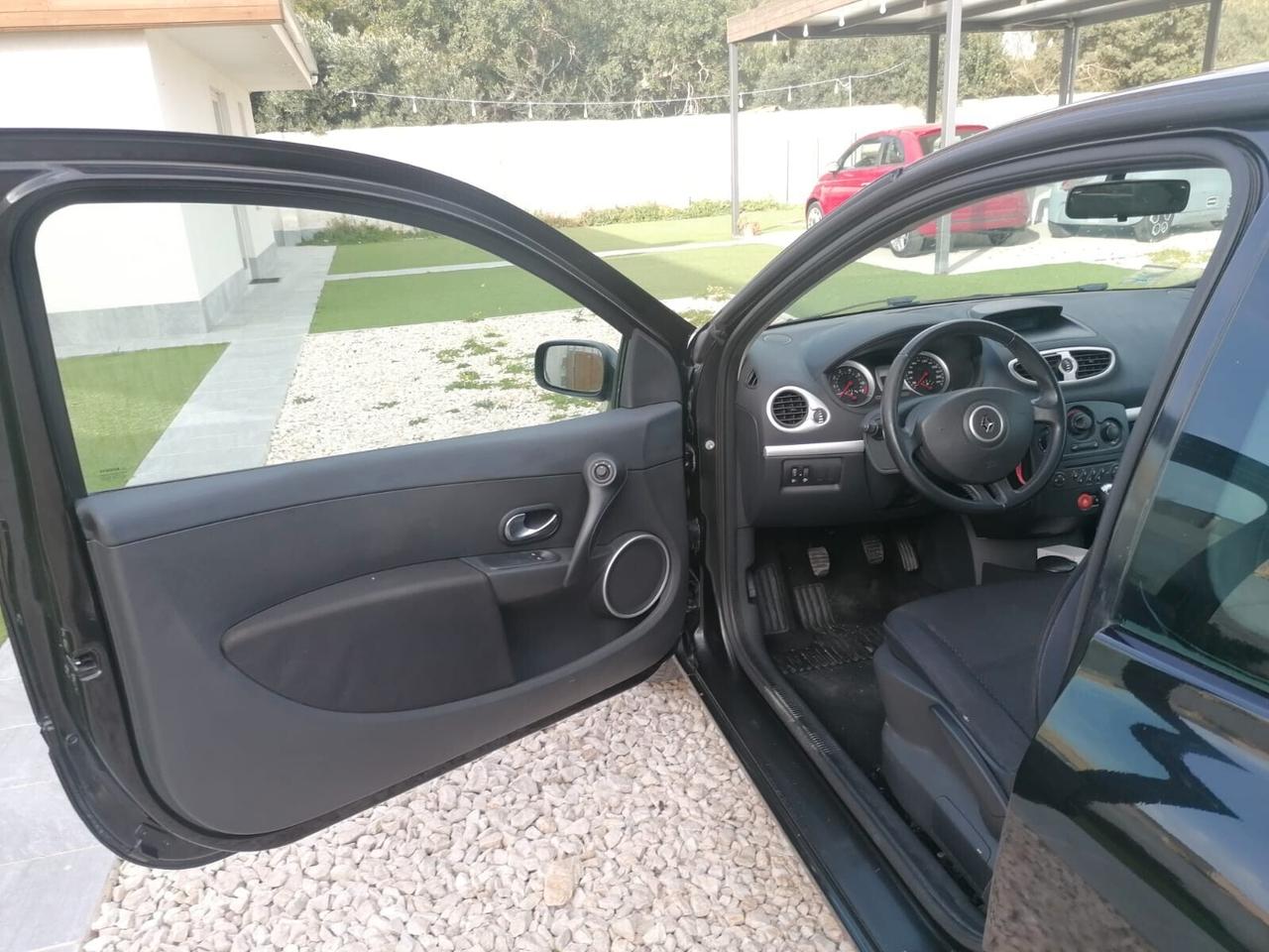 Renault Clio 1.2 16V 3 porte Confort