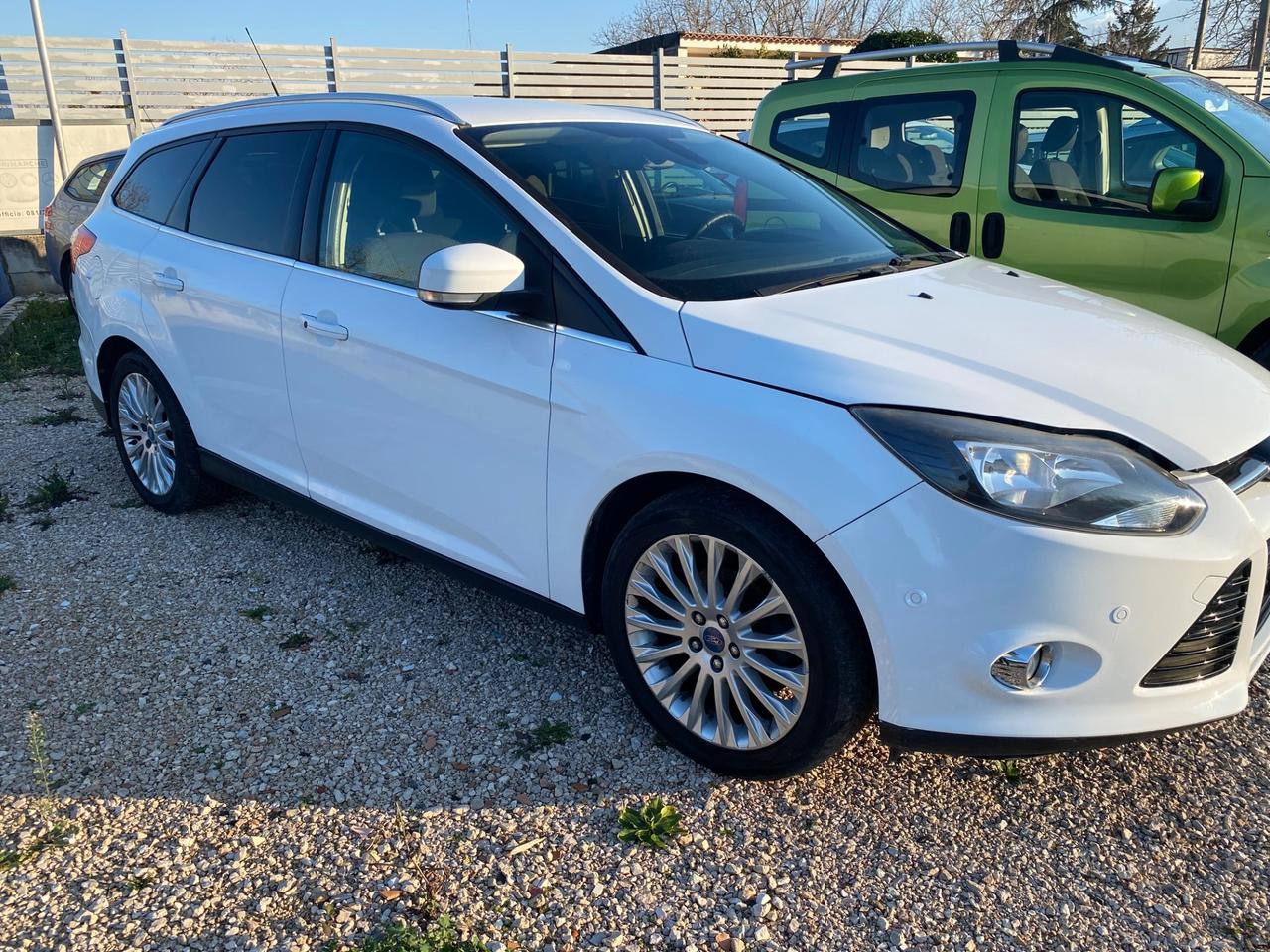 Ford Focus 1.6 120 CV 88 KW GPL SW Titanium