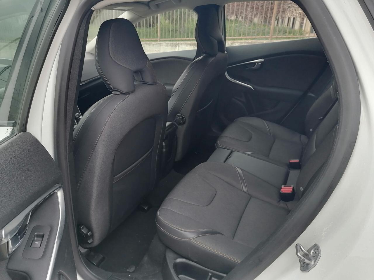 Volvo V40 Cross Country D2 1.6 115cv *52.000 KM**