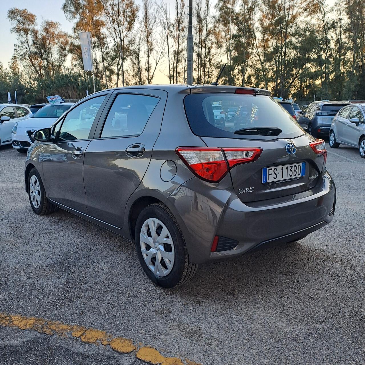 Toyota Yaris 1.5 Hybrid 73cv Business