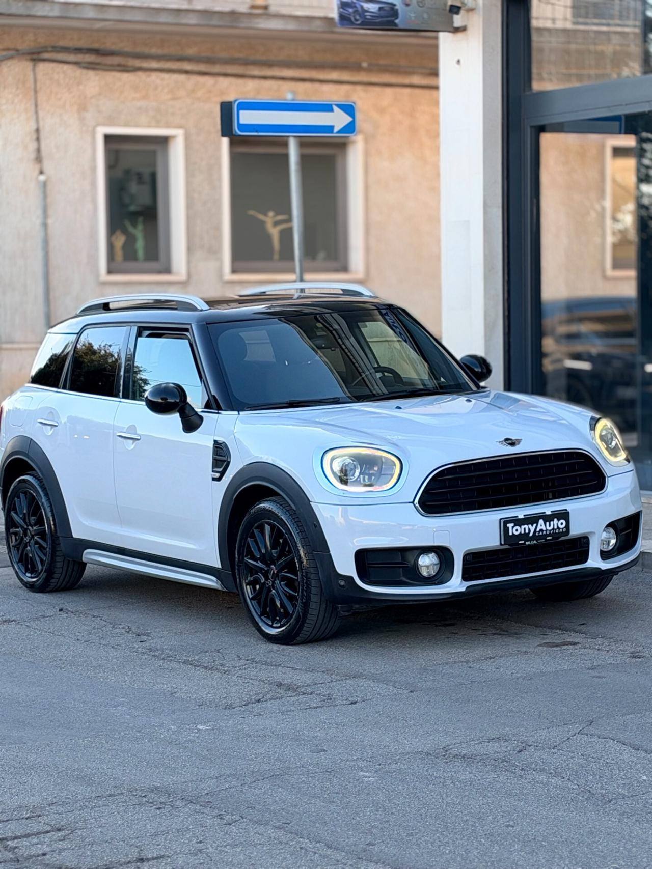 Mini Cooper D Countryman Hype auto my18 BICOLORE CON TETTO NERO, NAVI,FULL LED, BLUETOOTH,SCHERMO DIGITAL