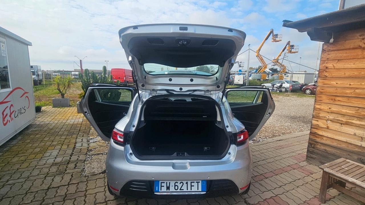 Renault Clio dCi 8V 75 CV 5 porte Moschino Life