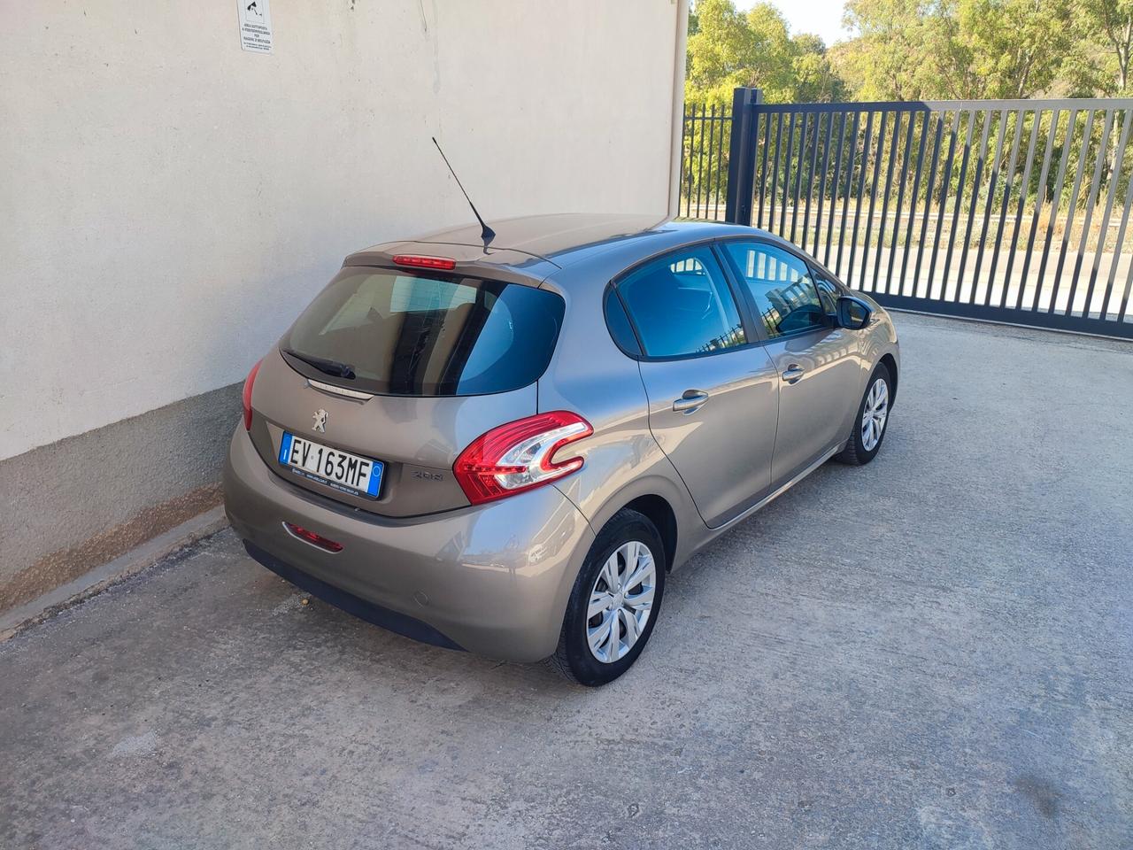 Peugeot 208 1.4 HDi 68 CV 5 porte Active