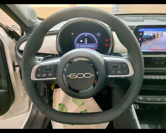 FIAT 600 1.2 hybrid 145cv auto