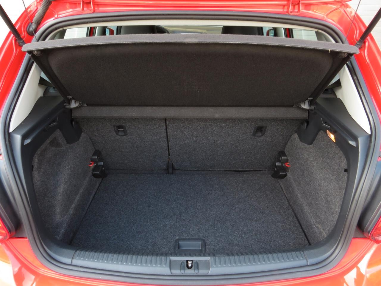Volkswagen Polo 5p 1.0 Comfortline 75cv. sensori ant/post-bluetooth