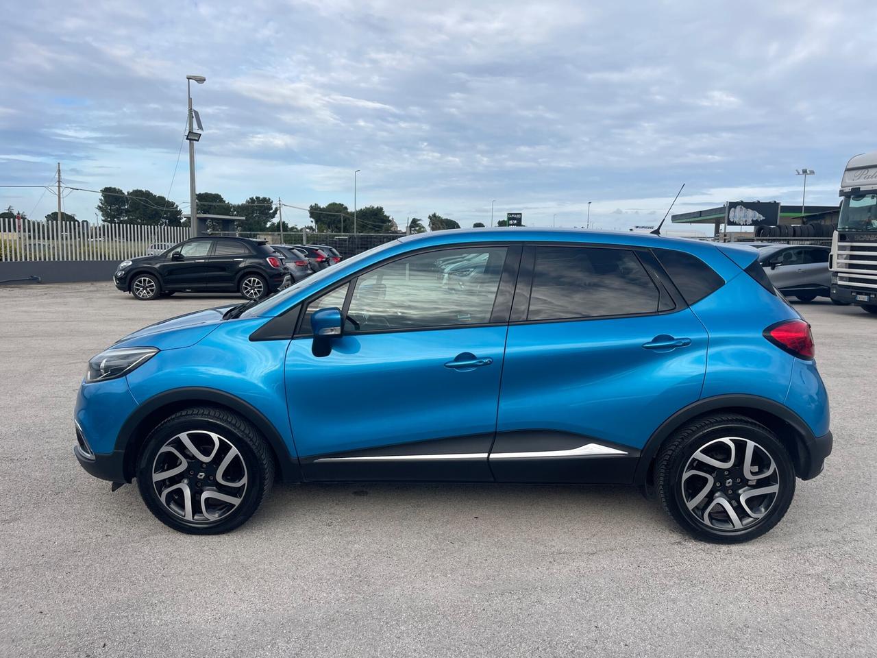 RENAULT CAPTUR 0.9 TCE FULL LED PARI AL NUOVO