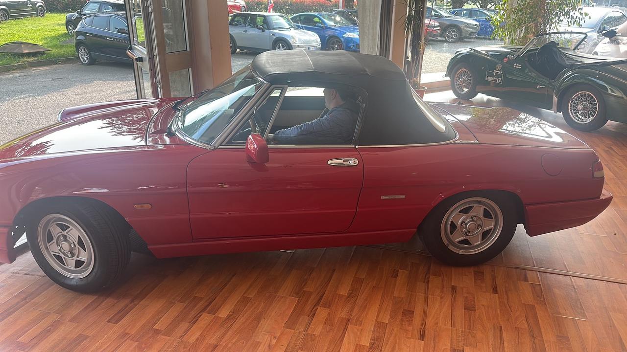 Alfa Romeo Spider 1.6