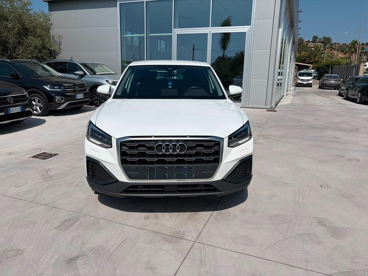 Audi Q2 30 TFSI Business