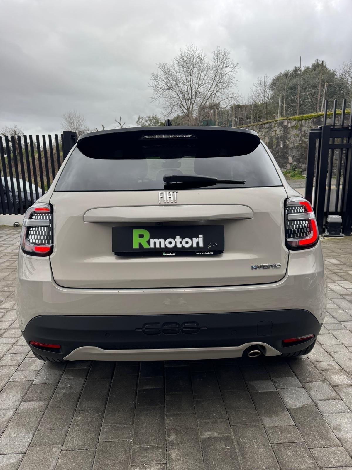 Fiat 600 HYBRID LA PRIMA