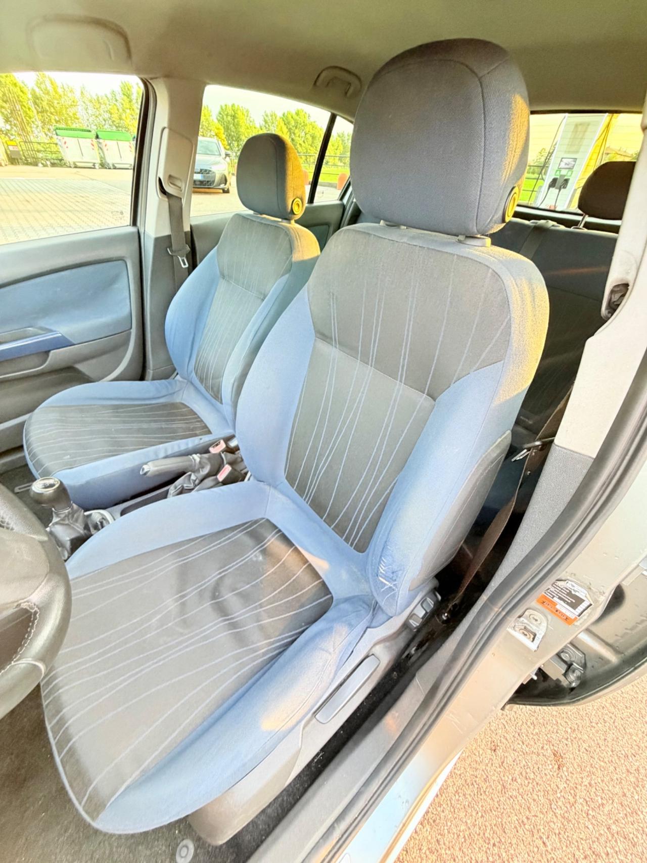 Opel Corsa 1.2 5 porte Cosmo