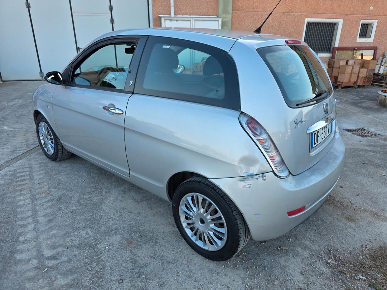 Lancia Ypsilon 1.3 MJT 75 CV Oro