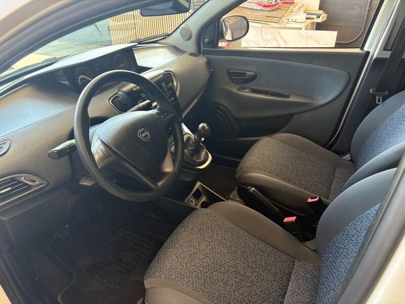 Lancia Ypsilon 1.0 FireFly 70cv S&S Hybrid SILVER