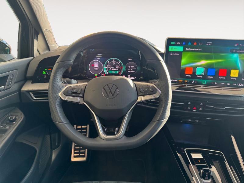 Volkswagen Golf 2.0 tdi R-Line 150cv dsg