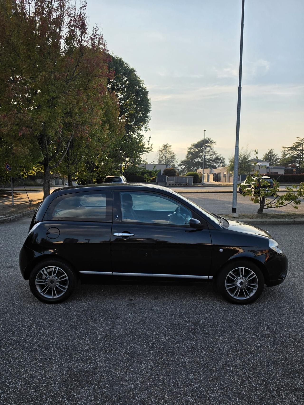 Lancia Ypsilon 1.2 gpl