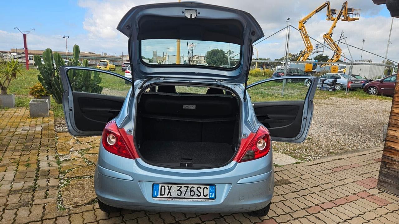 Opel Corsa 1.2 3 porte Sport