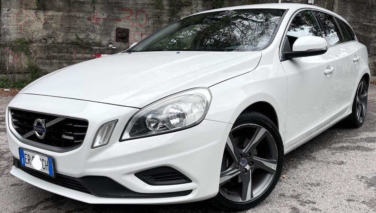 Volvo V60 D3 R-design Kinetic