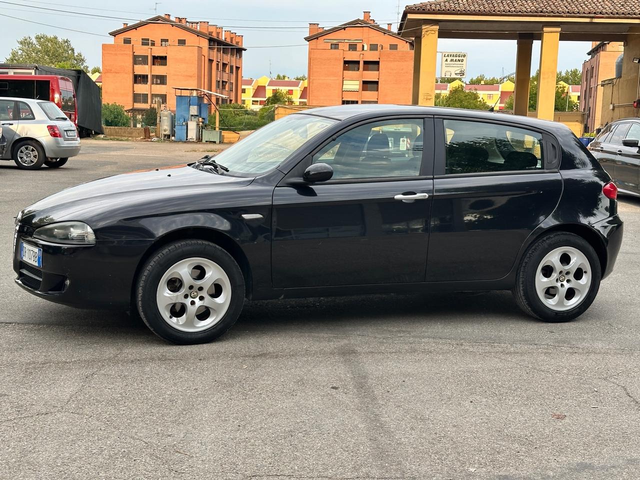 Alfa Romeo 147 1.6 16V TS 5 porte Distinctive Gpl