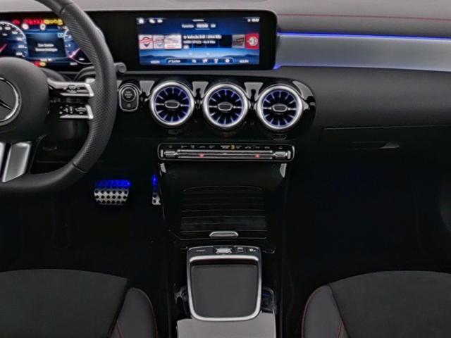 MERCEDES-BENZ CLA 180 Automatic Shooting Brake AMG Line Premium