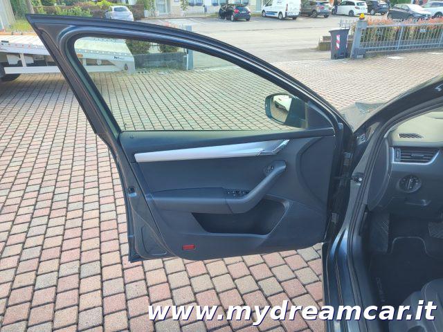 SKODA Octavia 1.5 DSG Wagon Ambition G-Tec