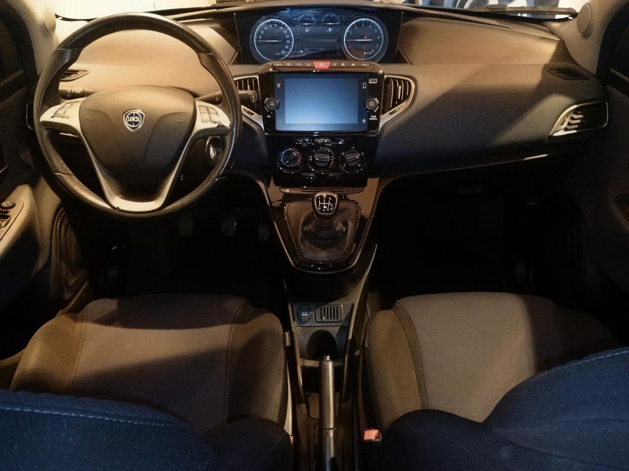 Lancia Ypsilon 1.0 FireFly 5 porte S&S Hybrid Ecochic Gold