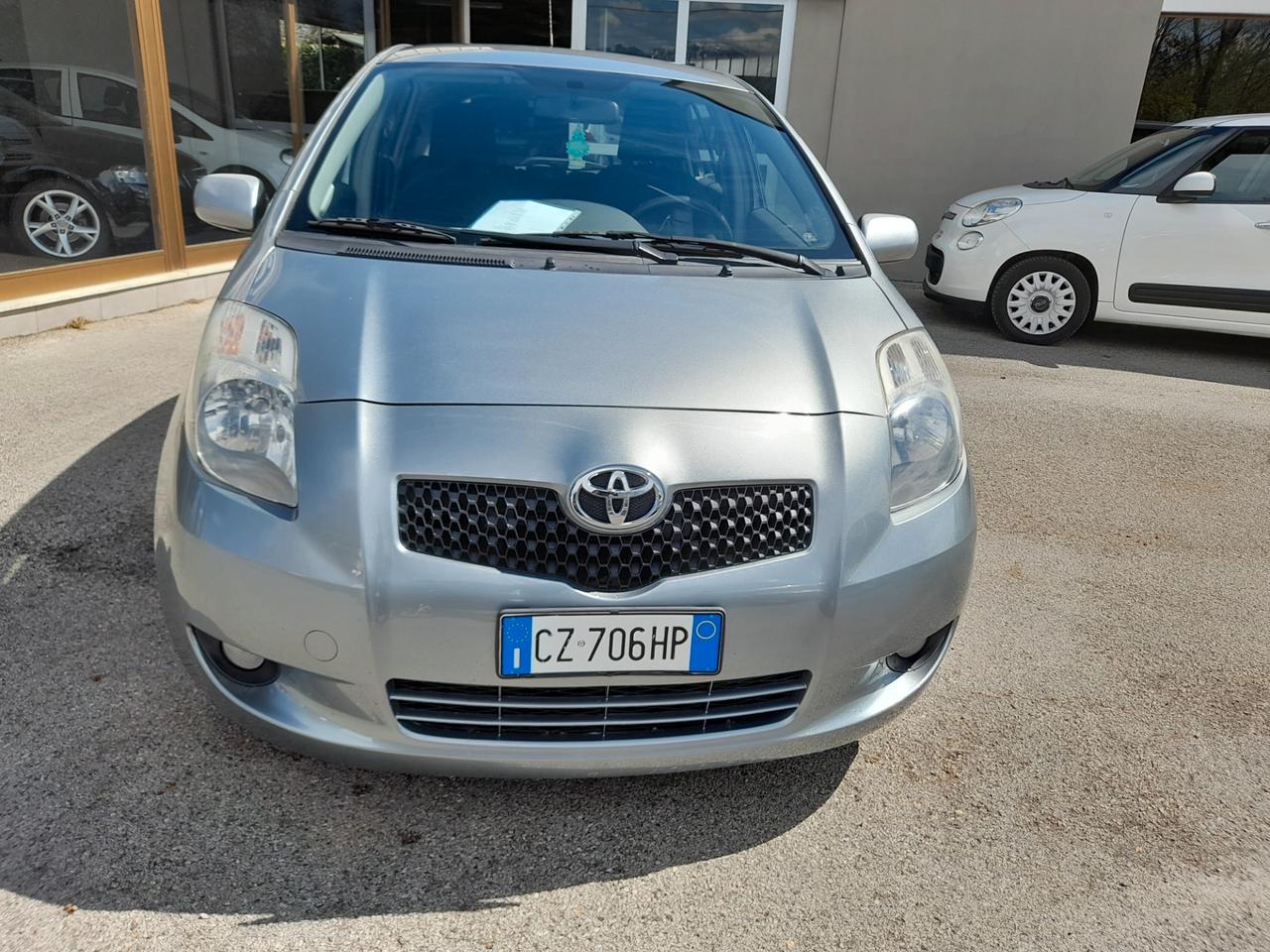 Toyota Yaris 1.0 5 porte Sol