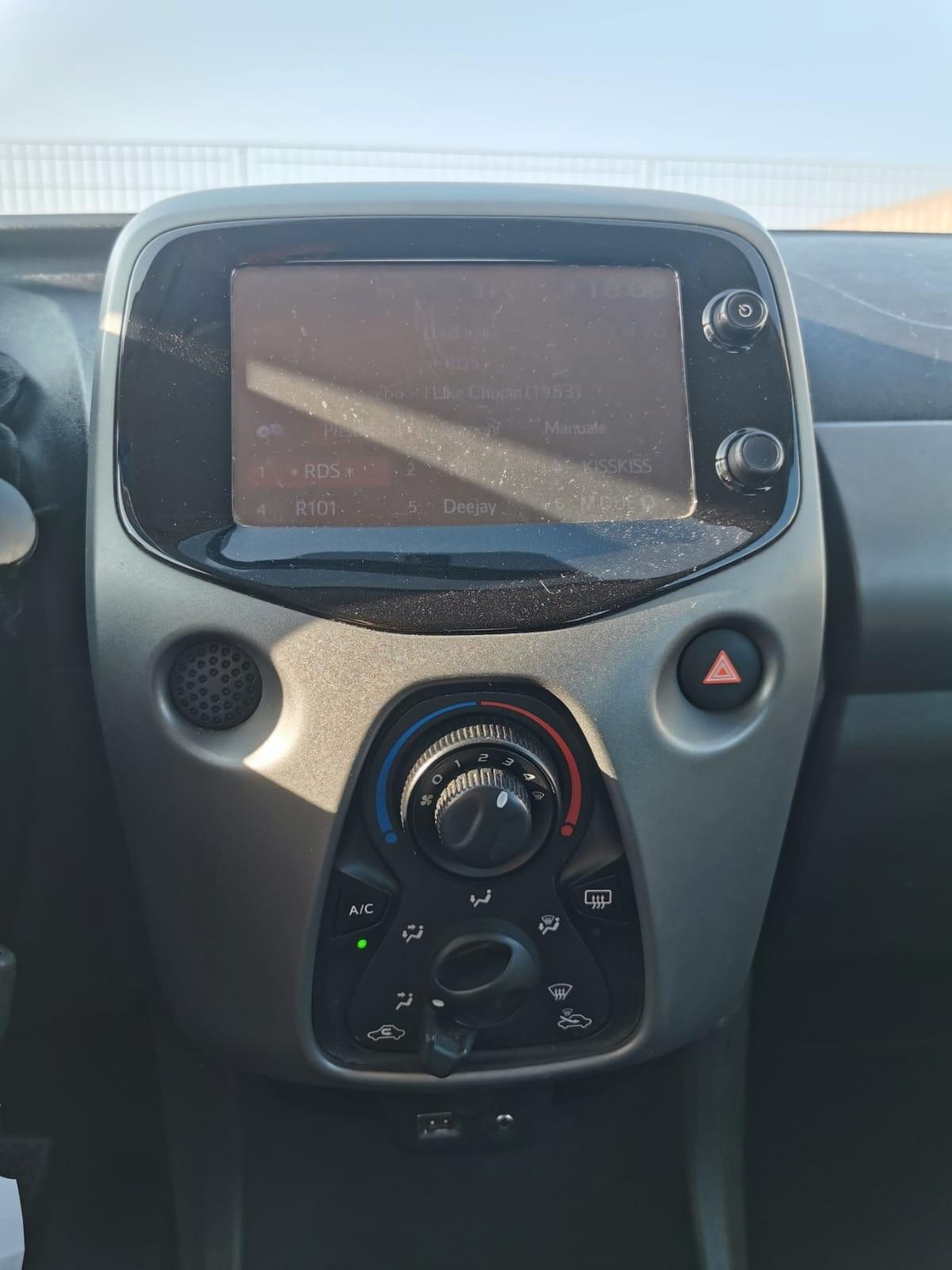 Toyota Aygo Connect 1.0 VVT-i 72CV 5P. x-business MMT