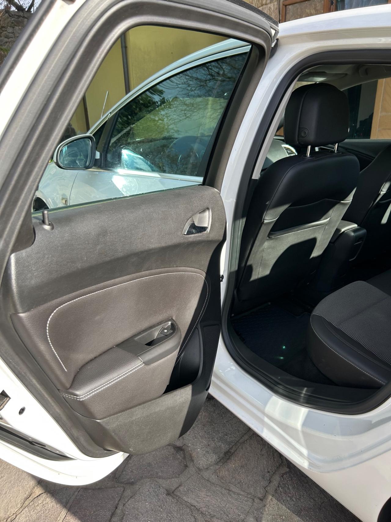 Opel Astra 1.6 CDTI 136CV