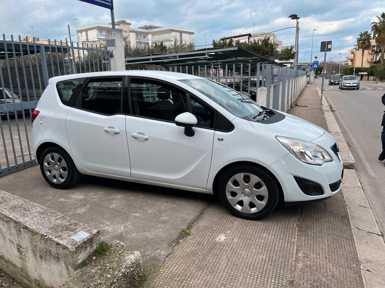 Opel Meriva 1.7 CDTI Cosmo (Autocarro 5 Posti)Perfetta