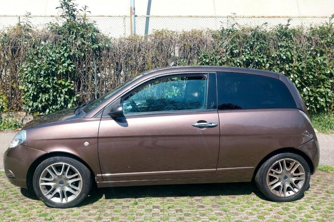 Lancia Ypsilon 1.2 Versus