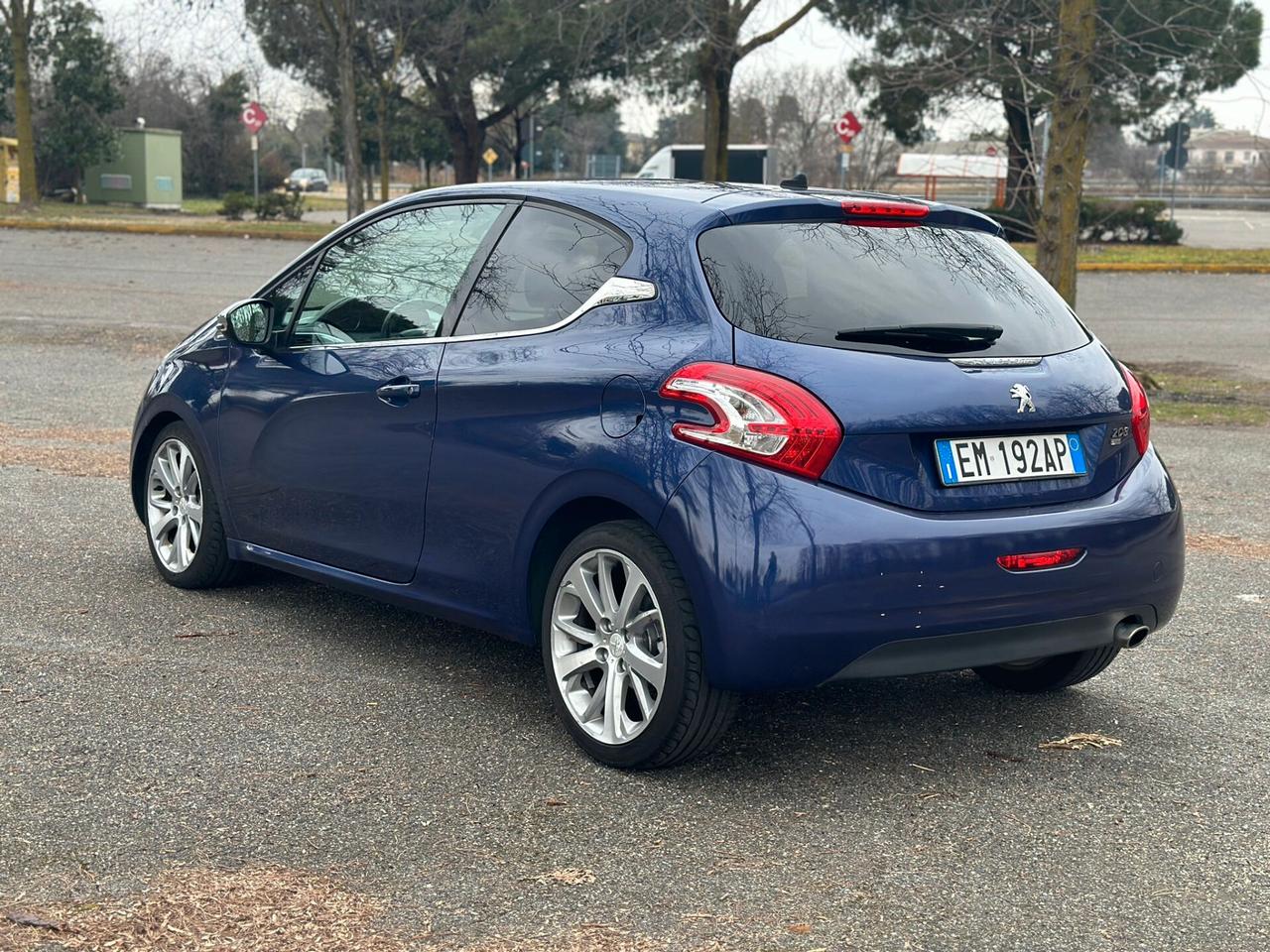 Peugeot 208 1.6 e-HDi 92 CV Stop&Start 3 porte Active