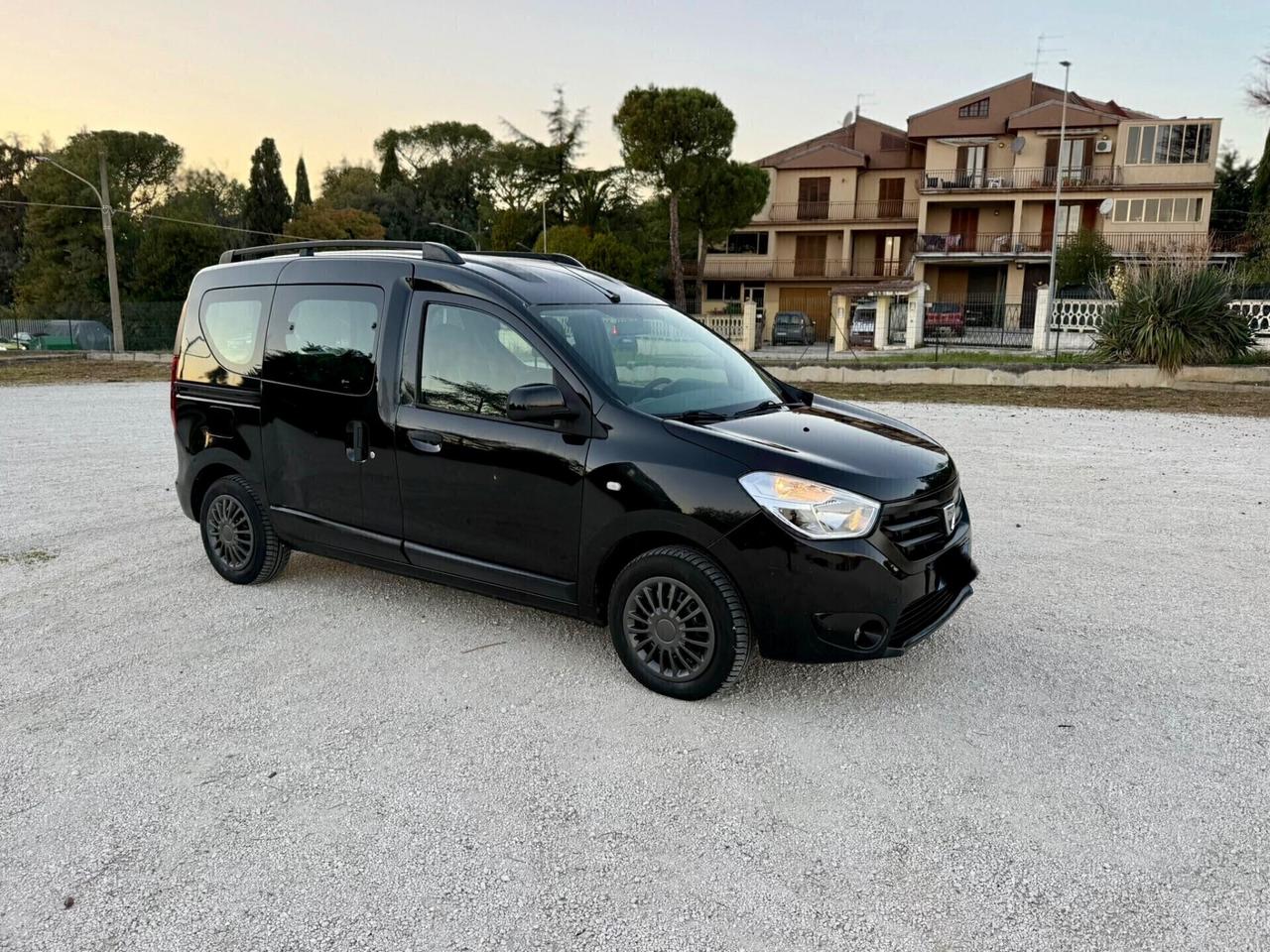 Dacia Dokker con posti 1.6 GPL neopatentati UNIPROPR