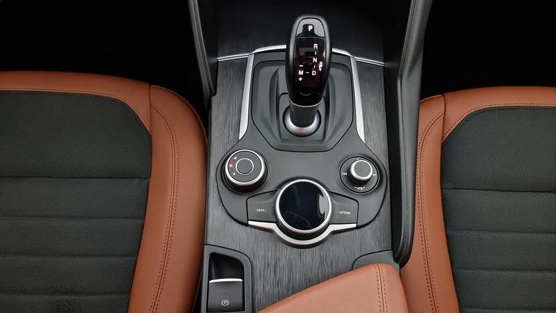 Alfa Romeo Giulia 2.0 Turbo 200 CV AT8 Executive