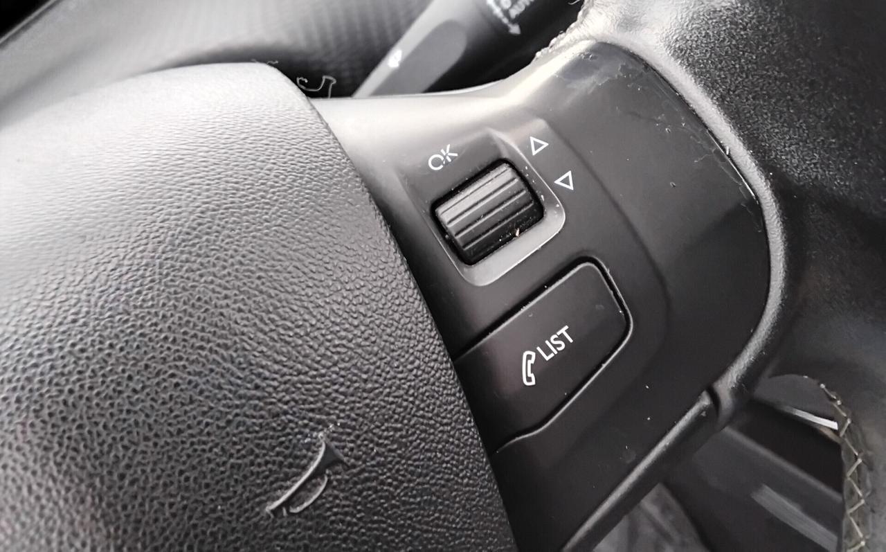 Peugeot 2008 BlueHDi 100 Allure