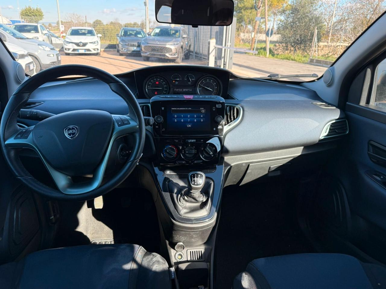 Lancia Ypsilon 1.0 FireFly 5 porte S&S Hybrid Platino