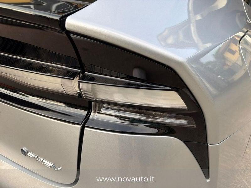 Toyota Prius Plug-in Hybrid Lounge