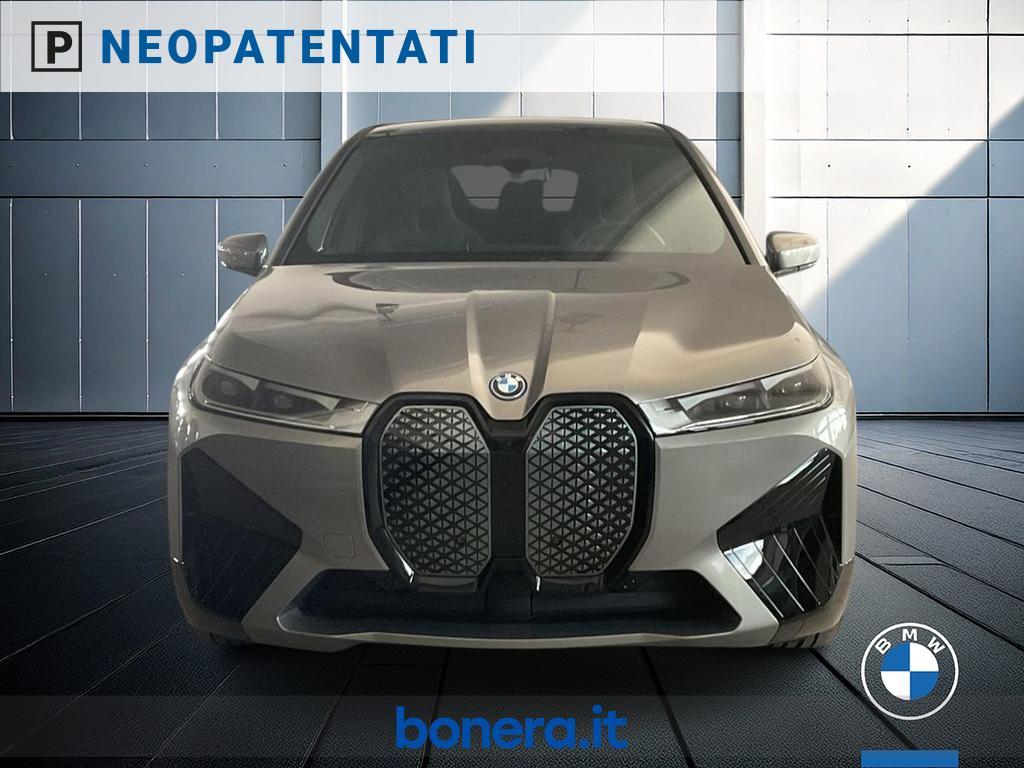 BMW iX 40 pacchetto sportivo xDrive