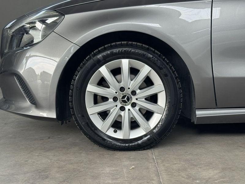 Mercedes-Benz Classe A A 160 d Sport AUTOMATICA NEOPATENTATI CRONOLOGIA TAGLIANDI