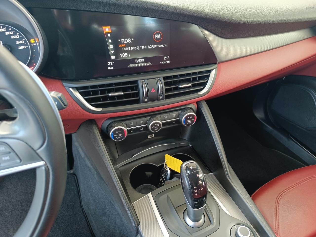 Alfa Romeo Giulia 2.2 Turbodiesel 210 CV AT8 AWD Q4 Veloce