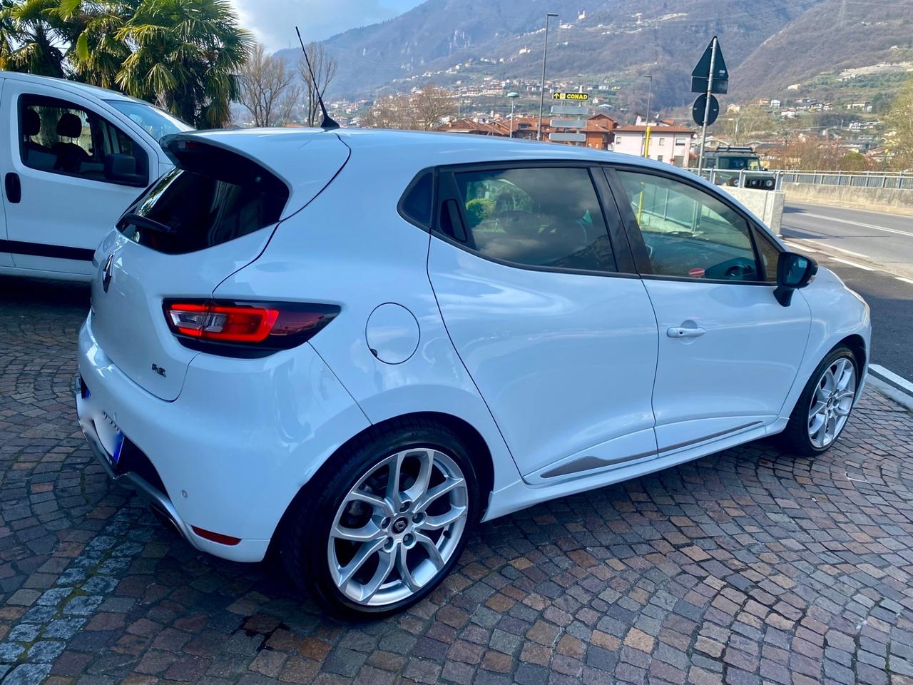 Renault Clio TCe 200CV EDC 5 porte Energy R.S.