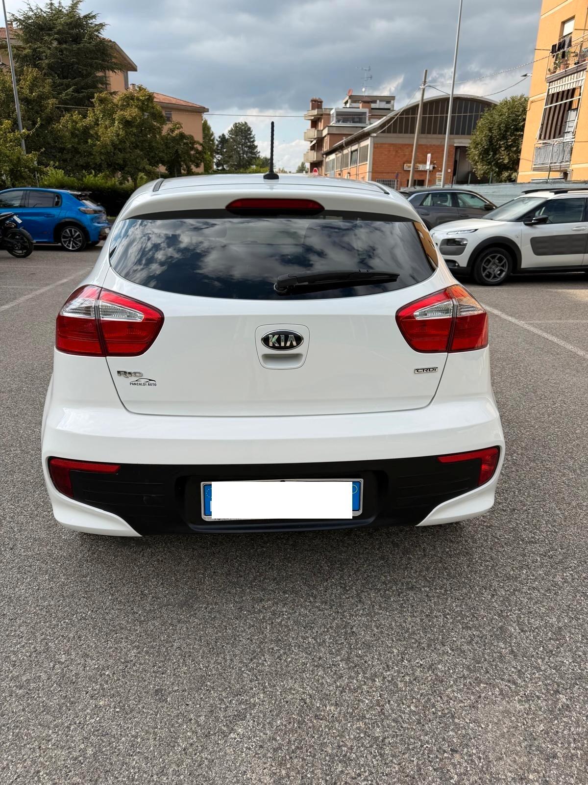 Kia Rio 1.4 crdi - NEOPATENTATI - 12 MESI DI GARANZIA -