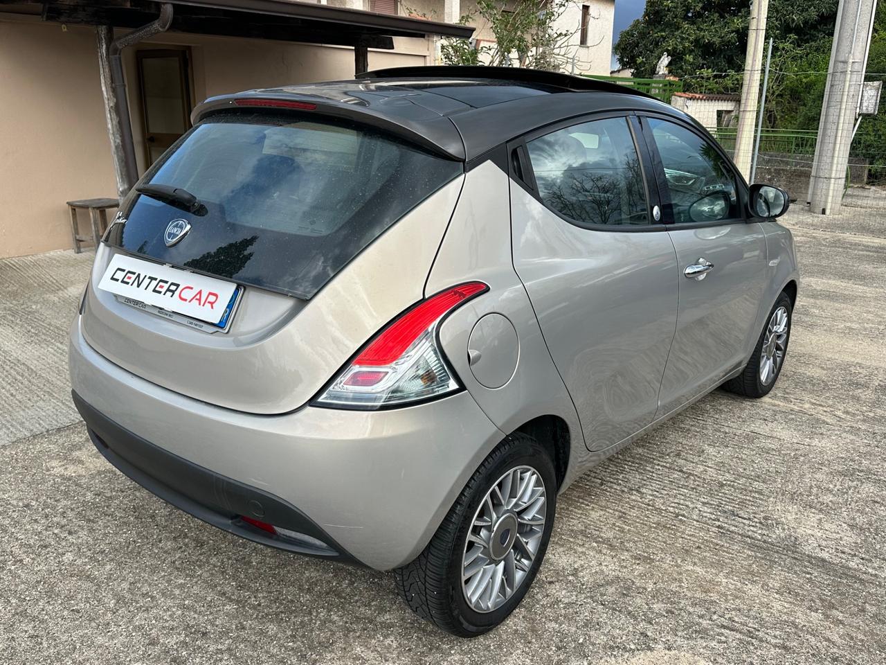 Lancia Ypsilon 1.2 69 CV 5 porte GPL Ecochic Platinum
