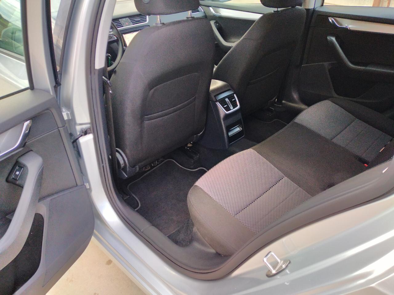 Skoda Octavia 1.6 TDI CR 110 CV Wagon Ambition