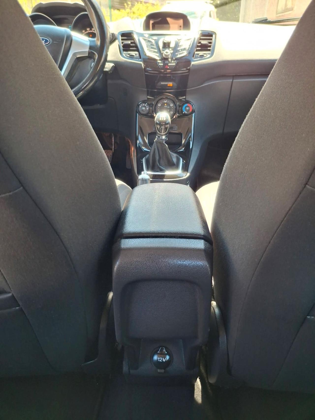 Ford Fiesta 1.5 TDCi 75CV 5 porte Titanium