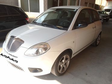 Lancia Ypsilon 1.2 69 CV Unyca OK NEO