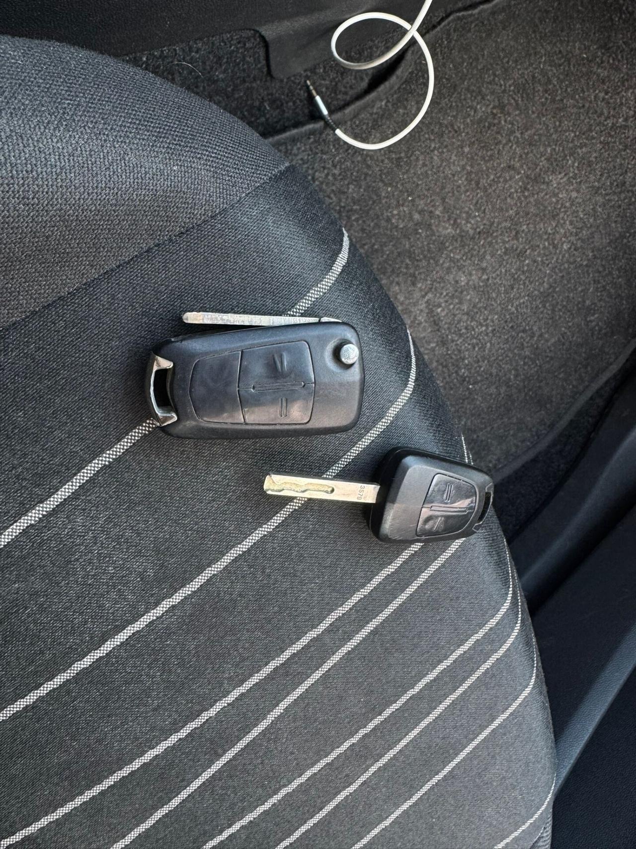 Opel Corsa Restayling 1.2benz 5 porte Full Perfett