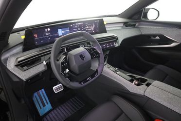 PEUGEOT 5008 3ª serie Hybrid 145 e-DCS6 GT