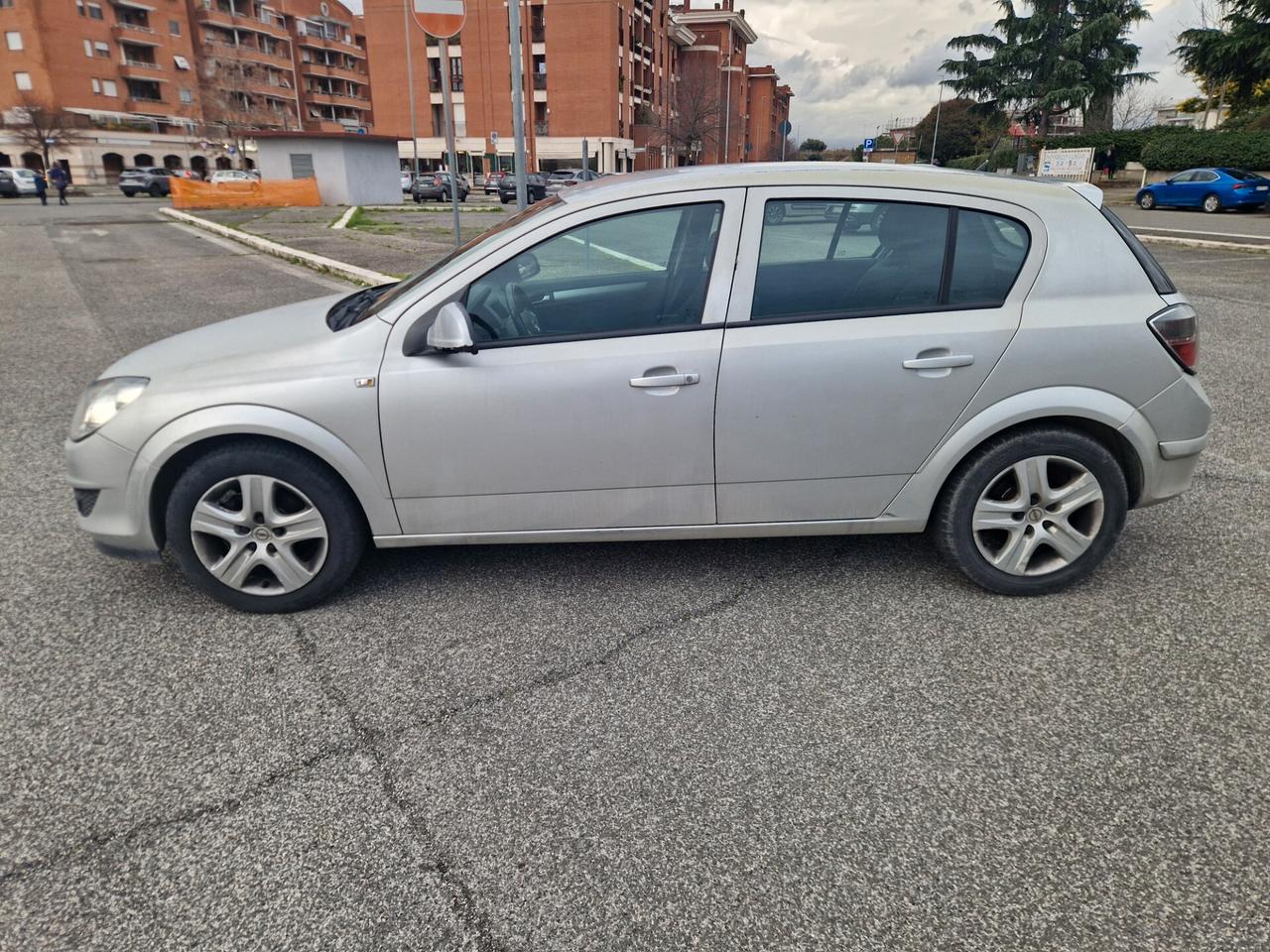 Opel Astra 1.4 GPL Fino al 2033